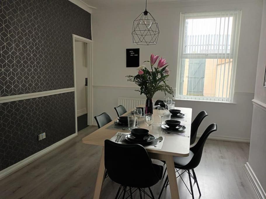 Antonio Str Liverpool 6 Beds מראה חיצוני תמונה